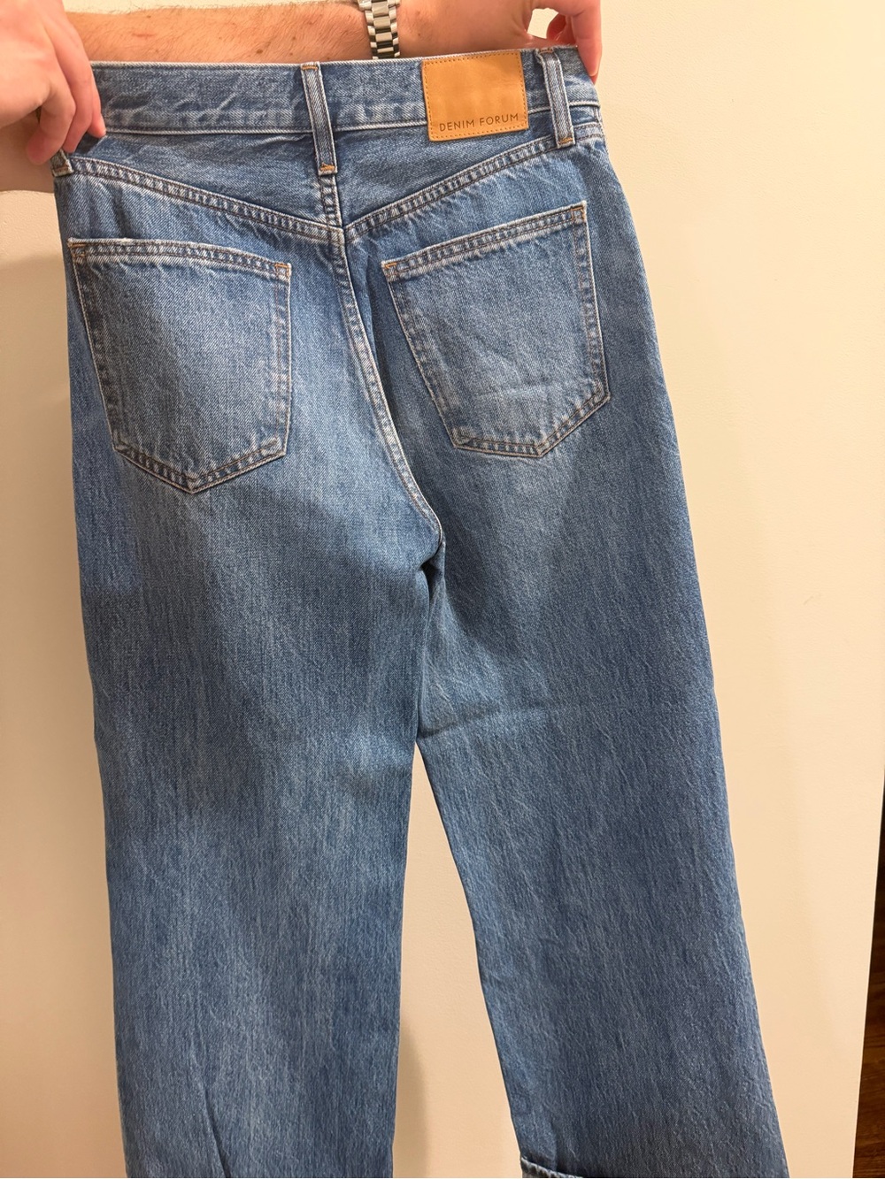 Aritzia Denim Forum 90s High Rise Loose Cuff - Dark Wash - Picture 3 of 5